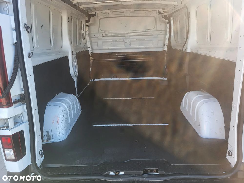 Opel Vivaro - 36