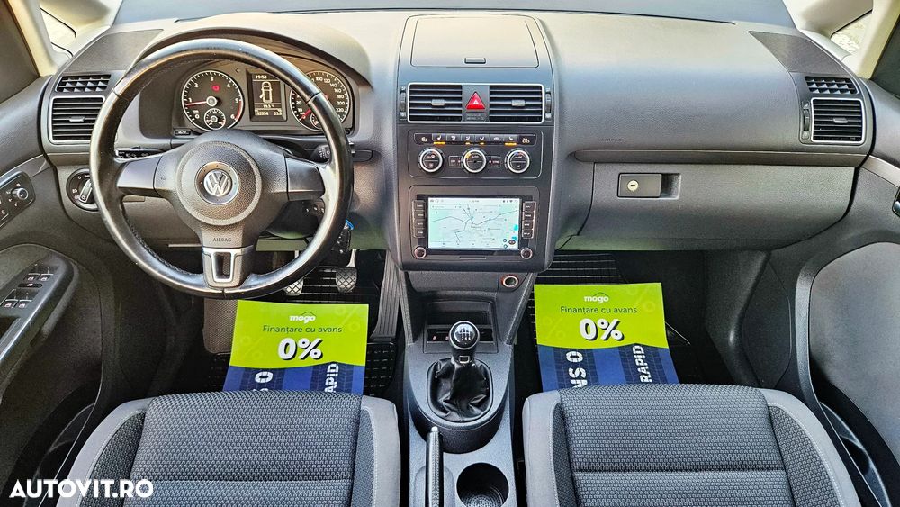 Volkswagen Touran - 8