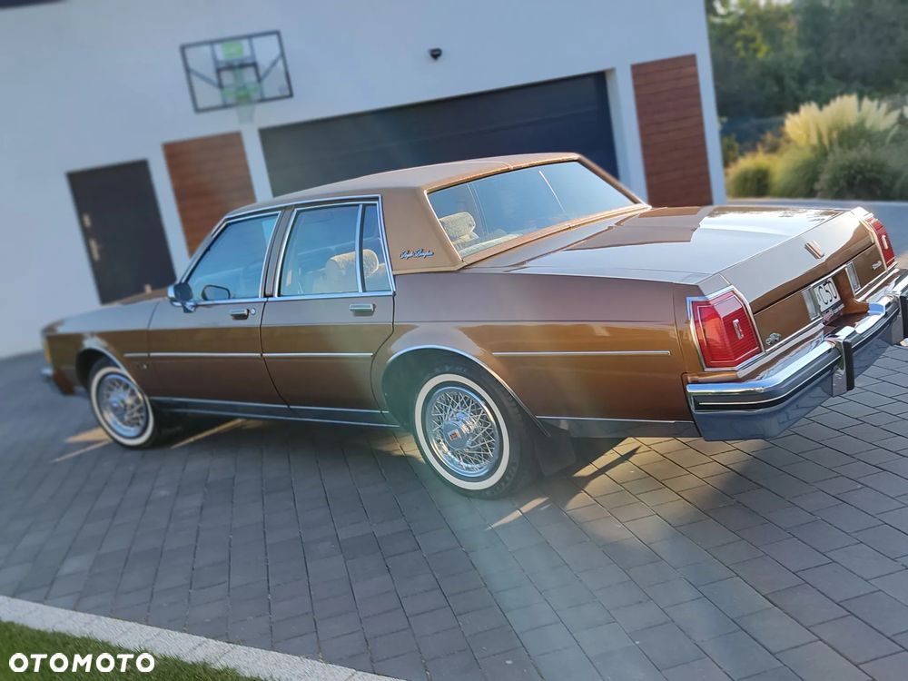 Oldsmobile Delta 88 - 8