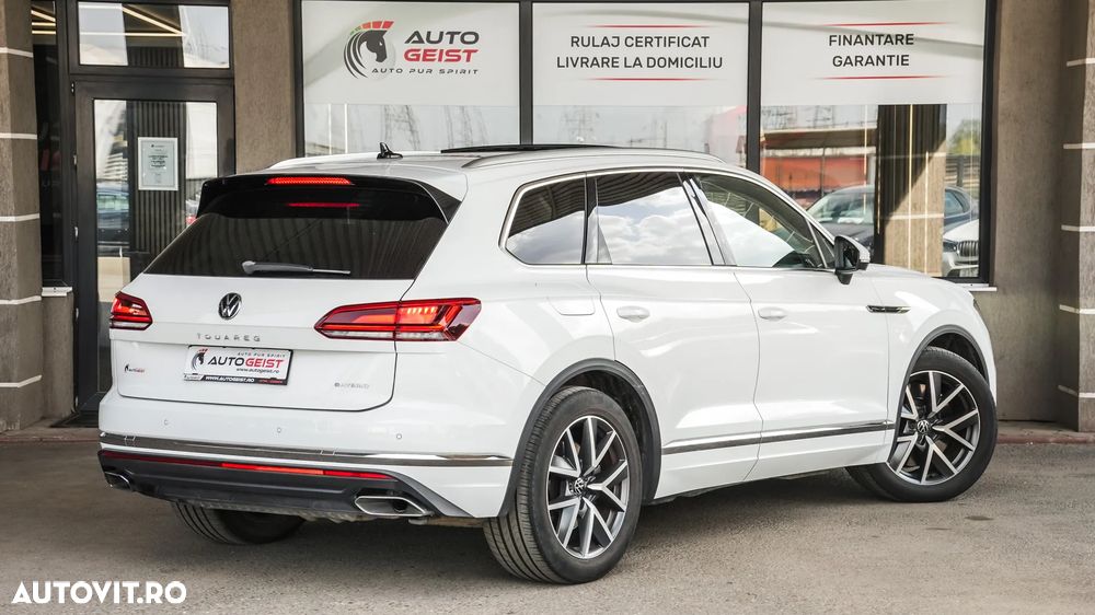 Volkswagen Touareg 3.0 V6 e-Hybrid 4Motion Aut. Elegance - 6