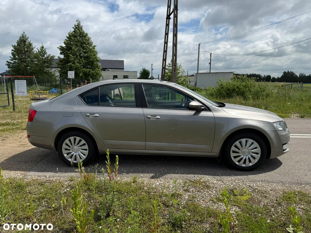 Skoda Octavia 1.6 TDI Active DSG - 9