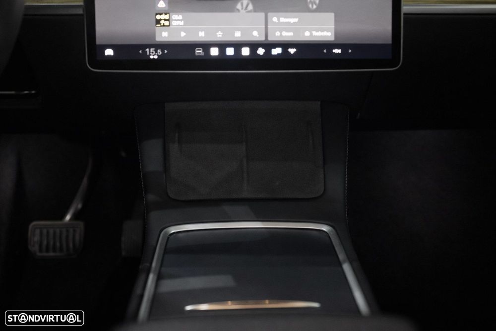 Tesla Model Y Standard RWD - 29