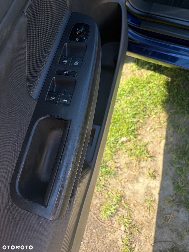 Volkswagen Golf - 10