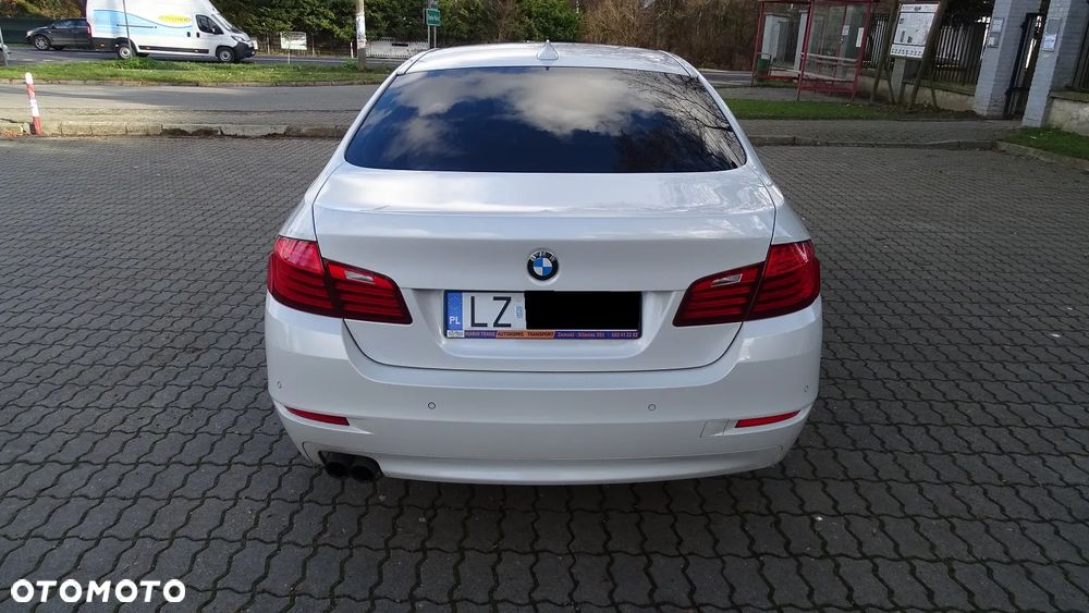 BMW Seria 5 520d Sport - 8