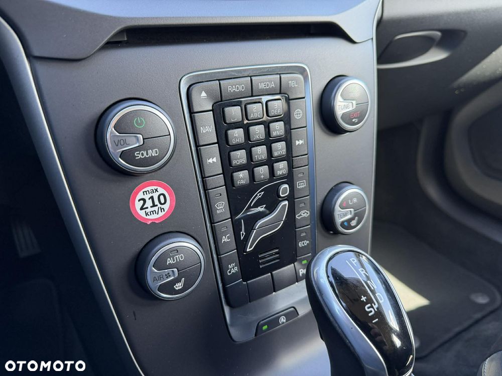 Volvo V40 D3 Geartronic - 21