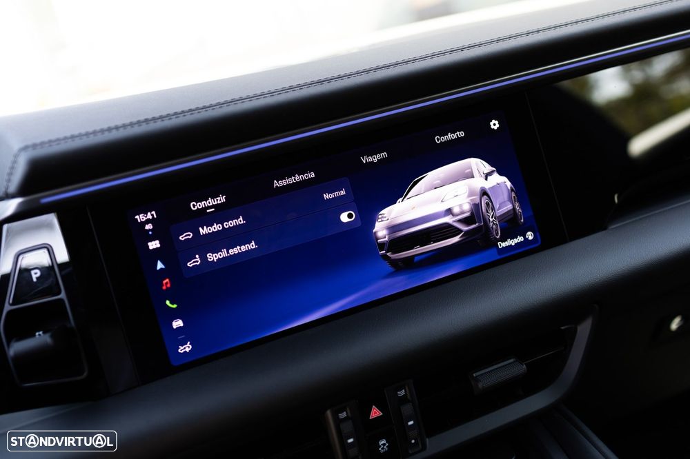 Porsche Macan Electric 4 - 12