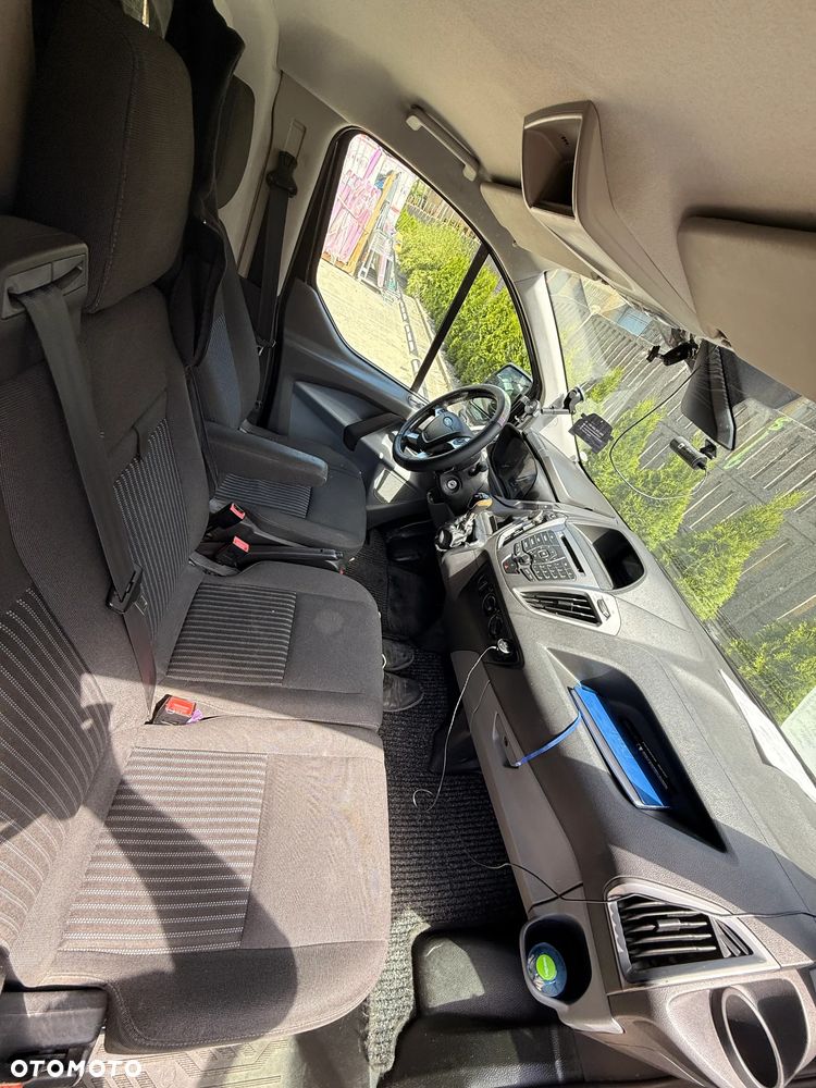 Ford TRANSIT CUSTOM - 11