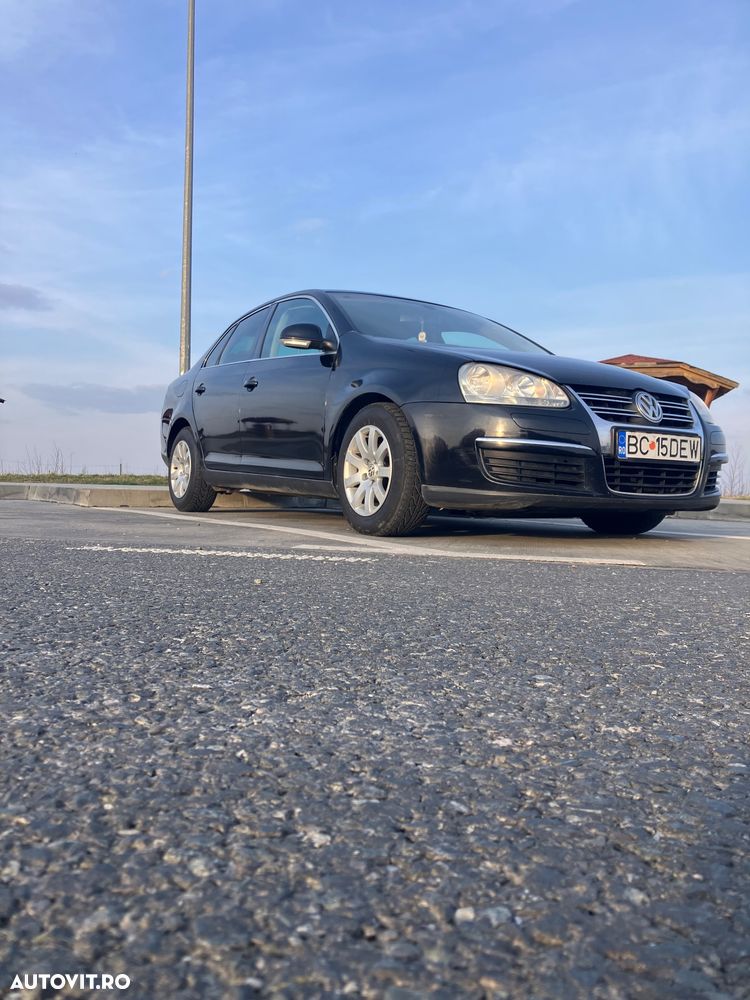 Volkswagen Jetta 1.9 TDI Comfortline DSG - 4