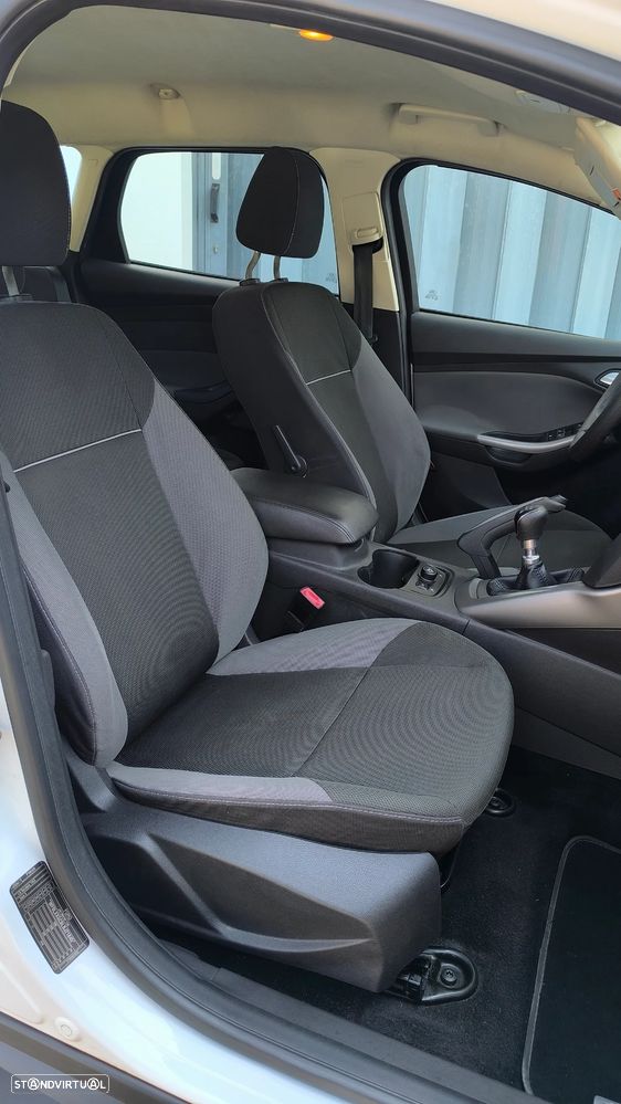 Ford Focus SW 1.6 TDCi DPF Trend - 42