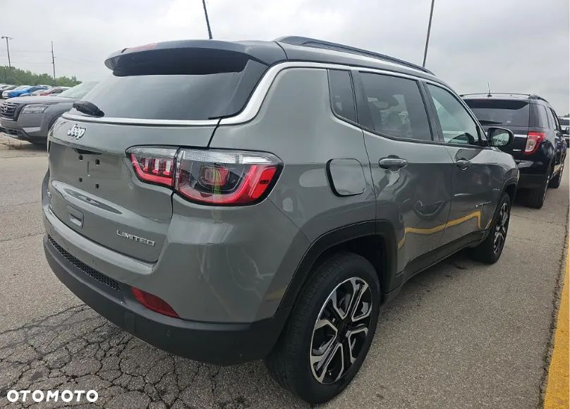 Jeep Compass - 4