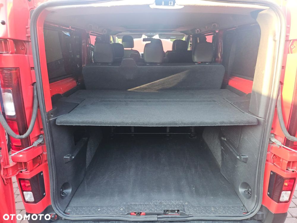 Renault Trafic Grand 2.0 dCi - 12