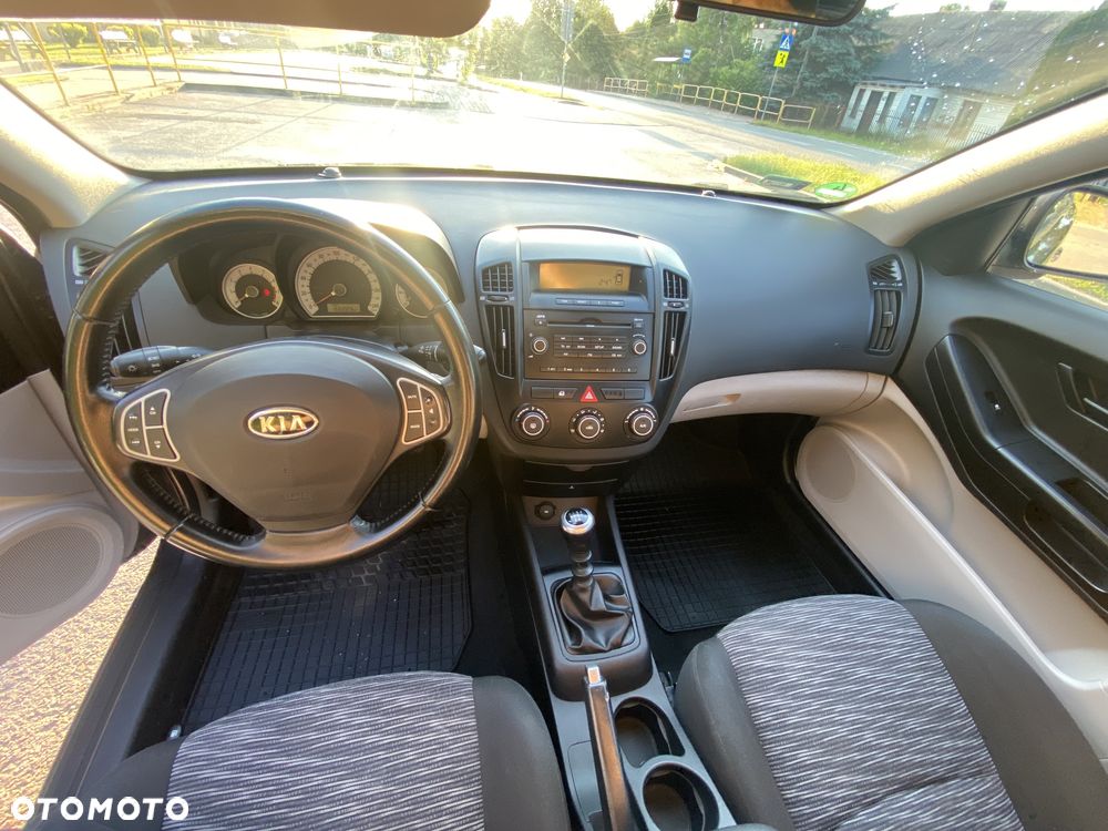 Kia Ceed - 7