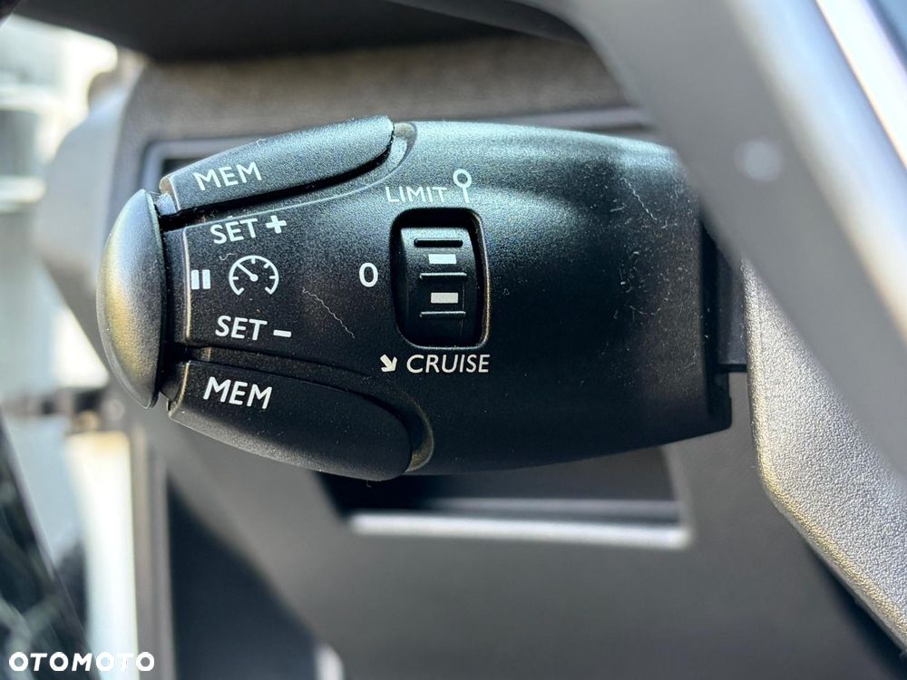 Peugeot 3008 BlueHDi 130 Stop & Start EAT8 Allure - 10