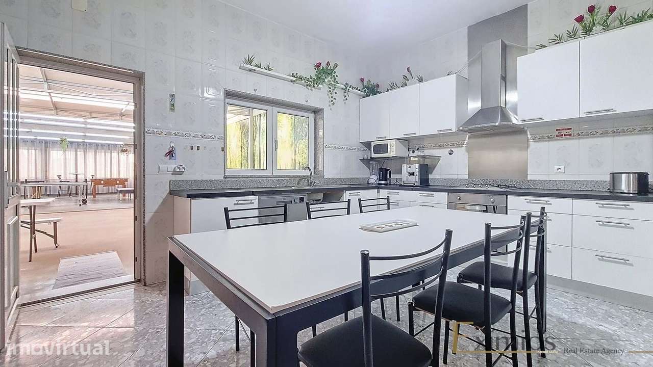 Prédio misto, em propriedade horizontal, em Rio Mau - Grande imagem: 5/42