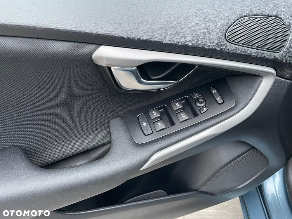 Volvo V40 D2 Summum - 13