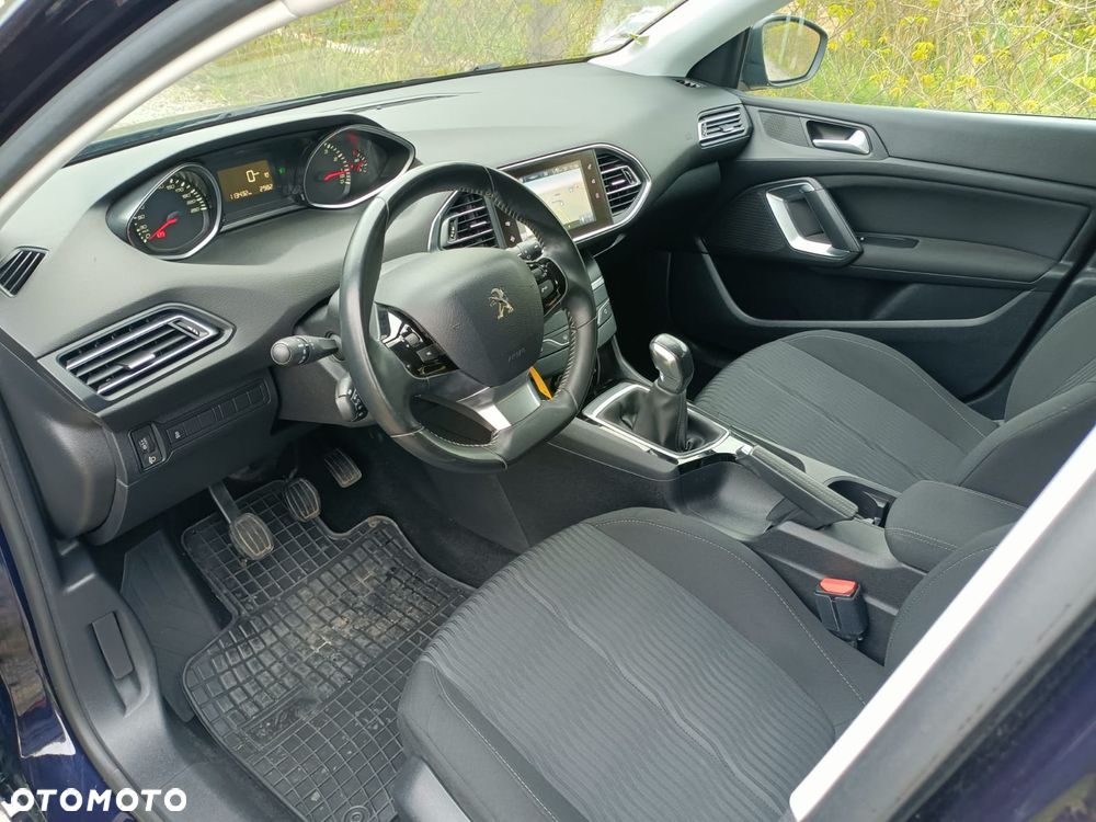 Peugeot 308 1.2 PureTech Business Line S&S - 9