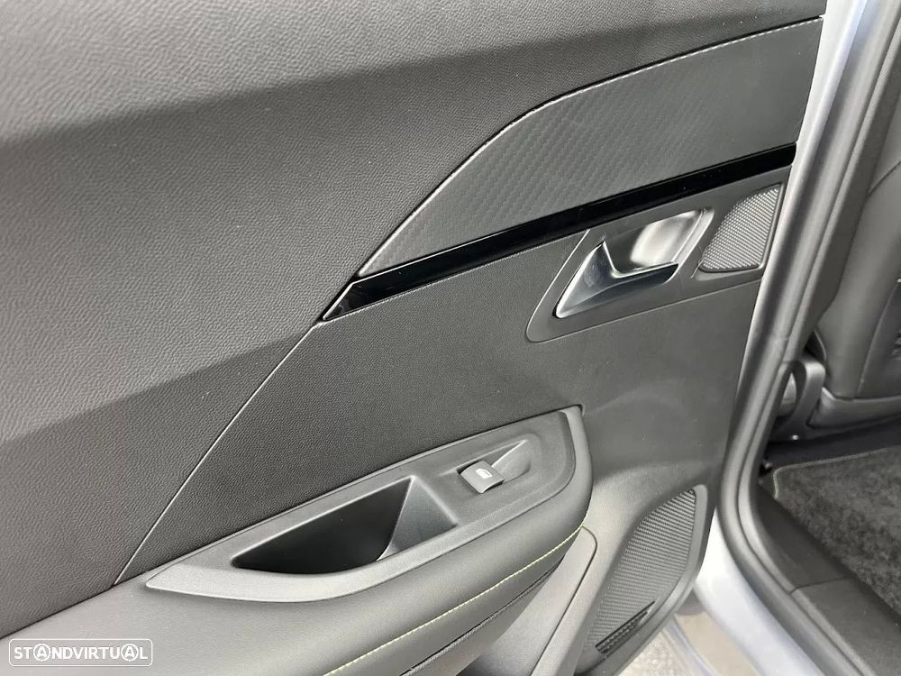 Peugeot e-2008 50 kWh GT - 47