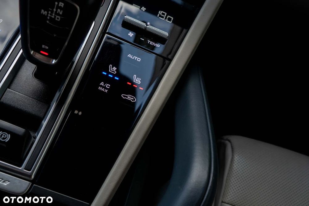 Porsche Cayenne Standard - 32