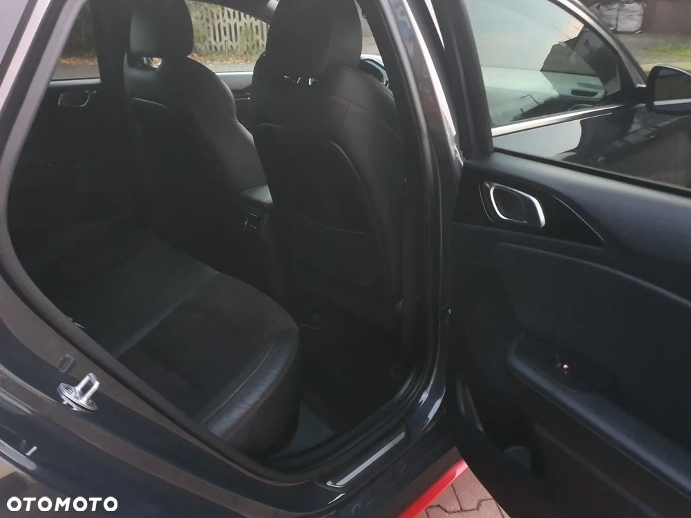 Kia ProCeed 1.6 T-GDI GT DCT - 16