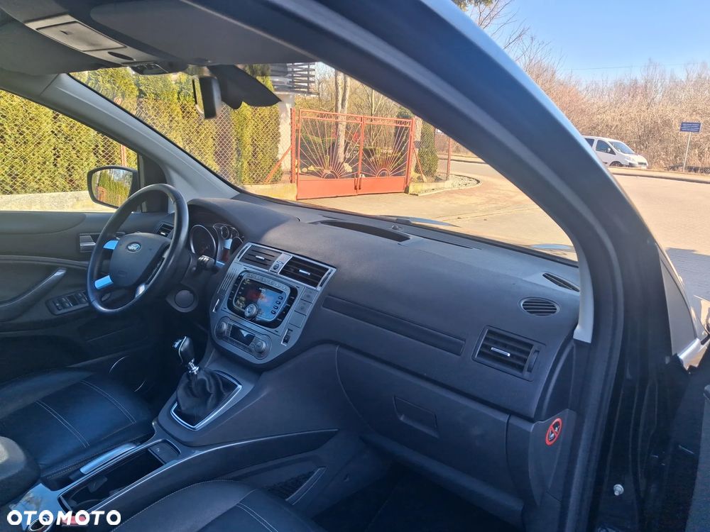 Ford Kuga 2.0 TDCi 2x4 Titanium - 6