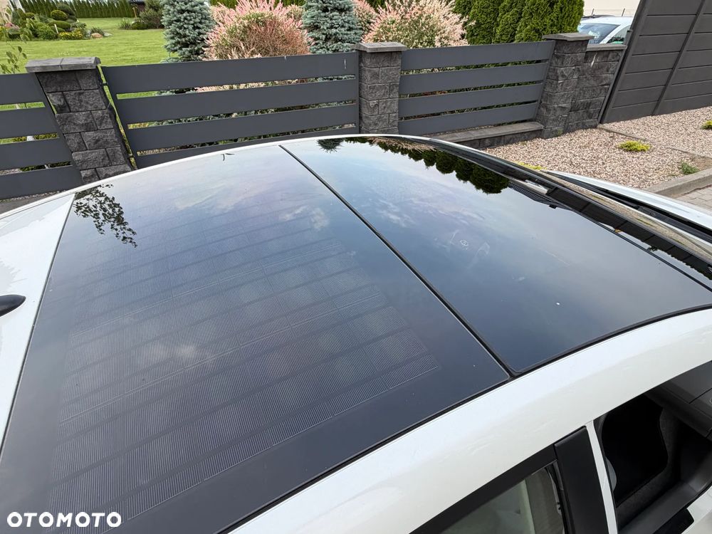 Toyota Prius (Hybrid) Executive - 25