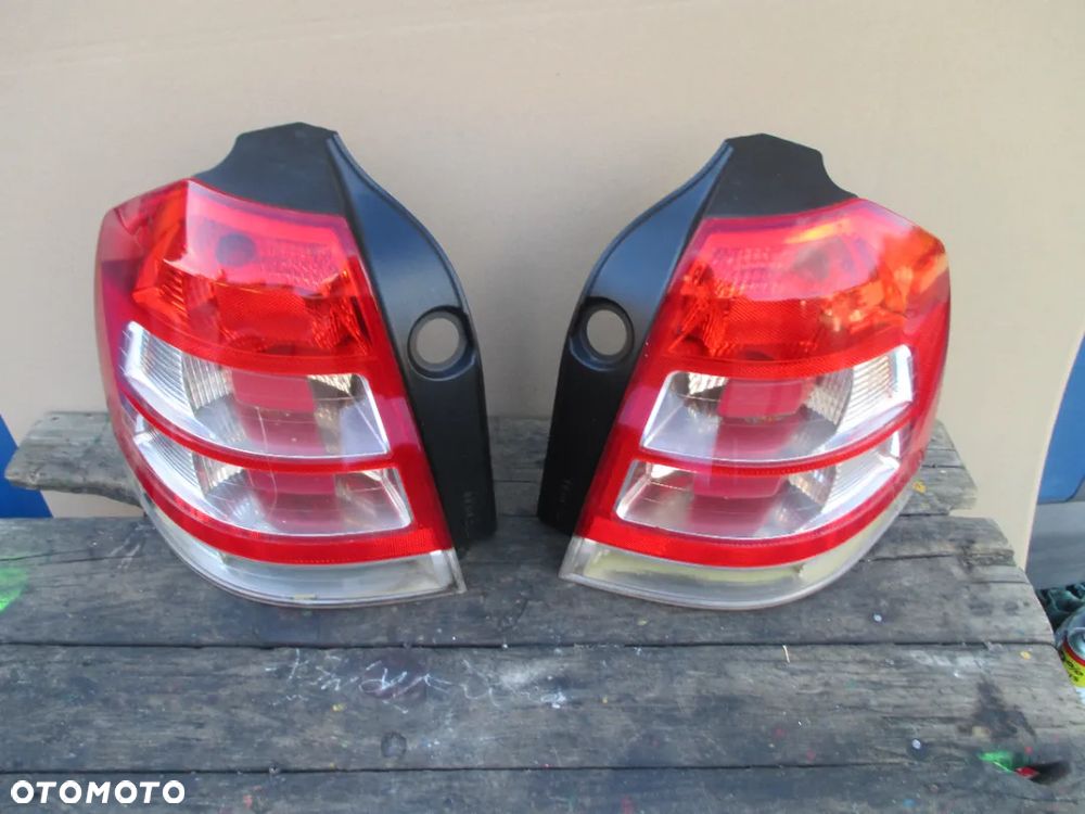 lampa tył  prawa  Opel  Zafira B lift Europa - 1
