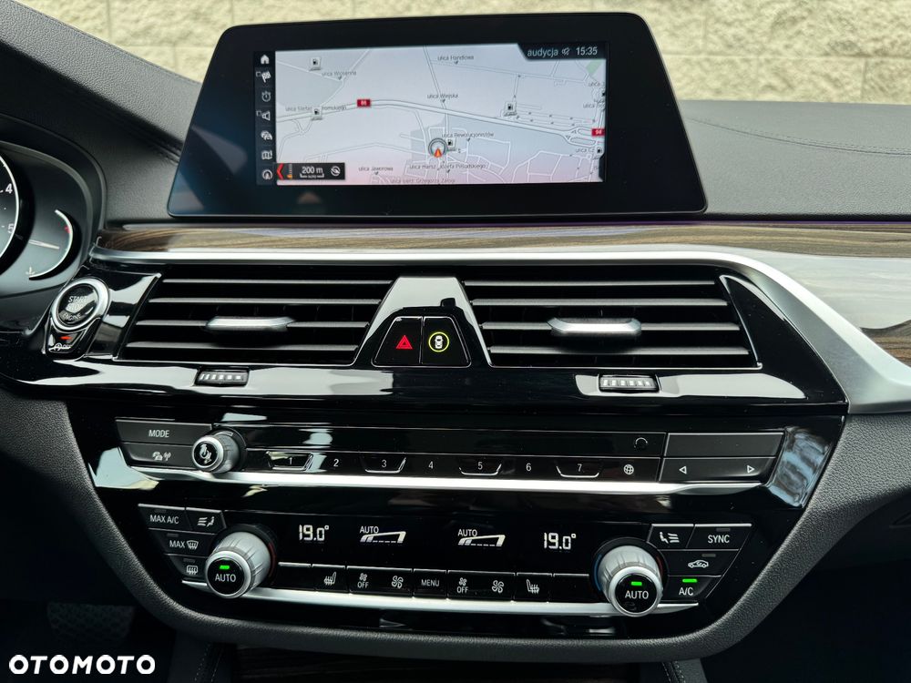 BMW Seria 5 518d Luxury Line - 15