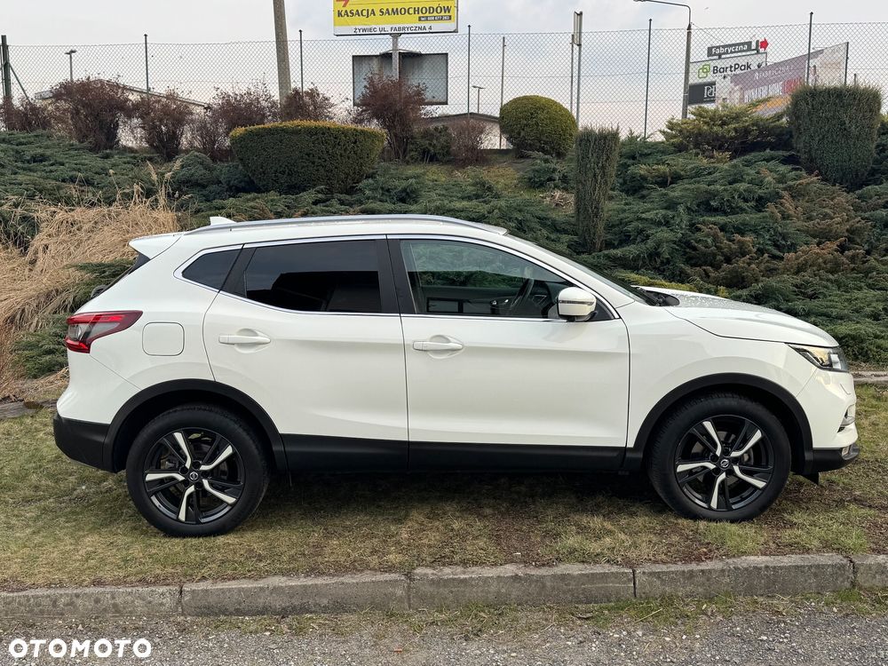 Nissan Qashqai 1.2 DIG-T Xtronic TEKNA+ - 4