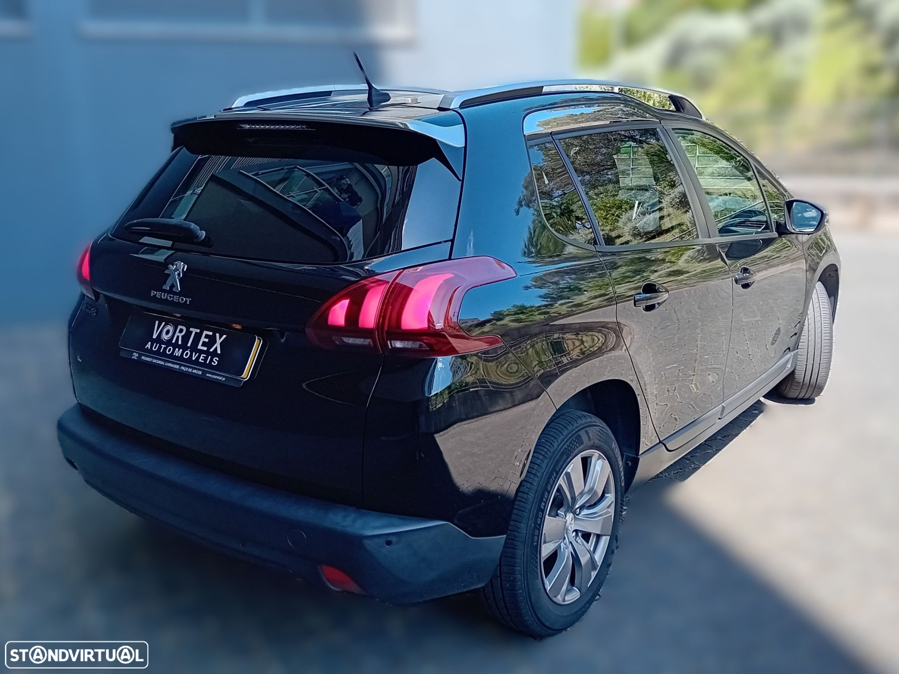 Peugeot 2008 1.2 PureTech Style - 8
