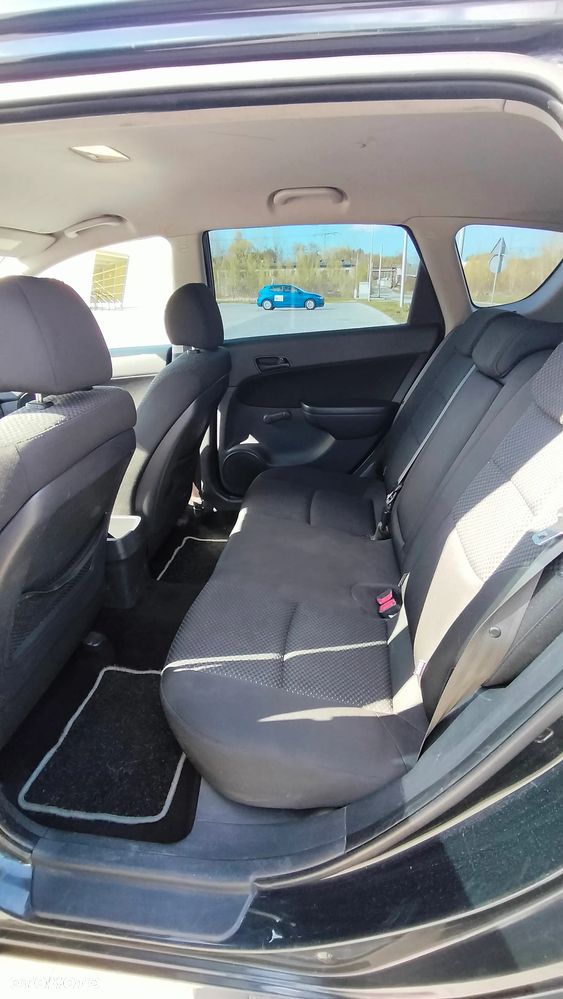 Hyundai i30 1.4 Base + - 8