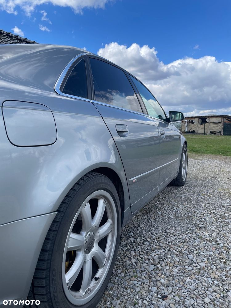 Audi A4 Limousine - 7