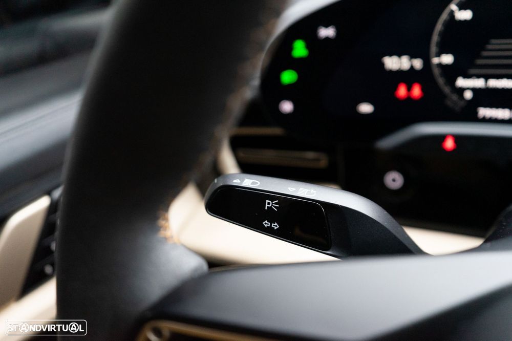 Porsche Taycan Turbo - 38