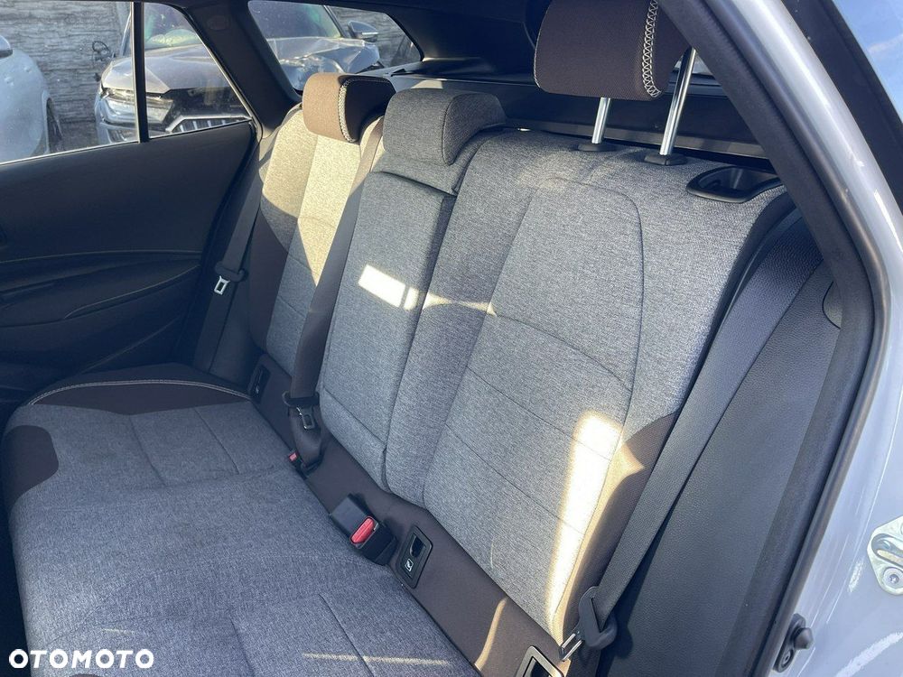 Toyota Corolla 1.8 Business Edition - 14