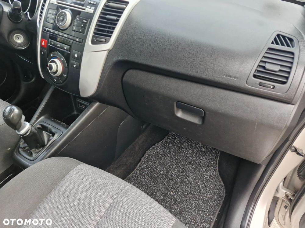 Kia Venga 1.4 CVVT Vision - 28