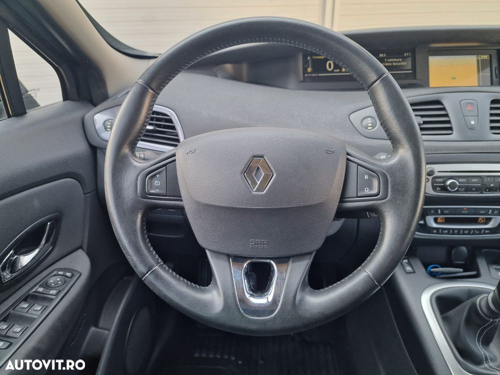 Renault Grand Scenic 1.5 dCi Privilege - 11