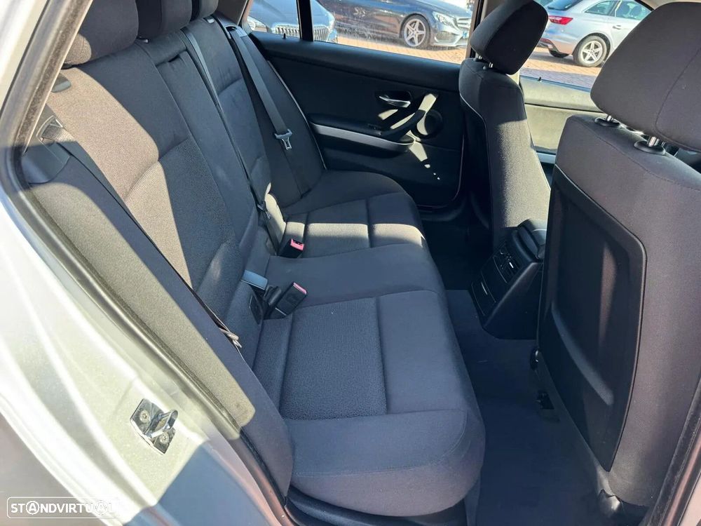 BMW 318 d Blue Performance - 19