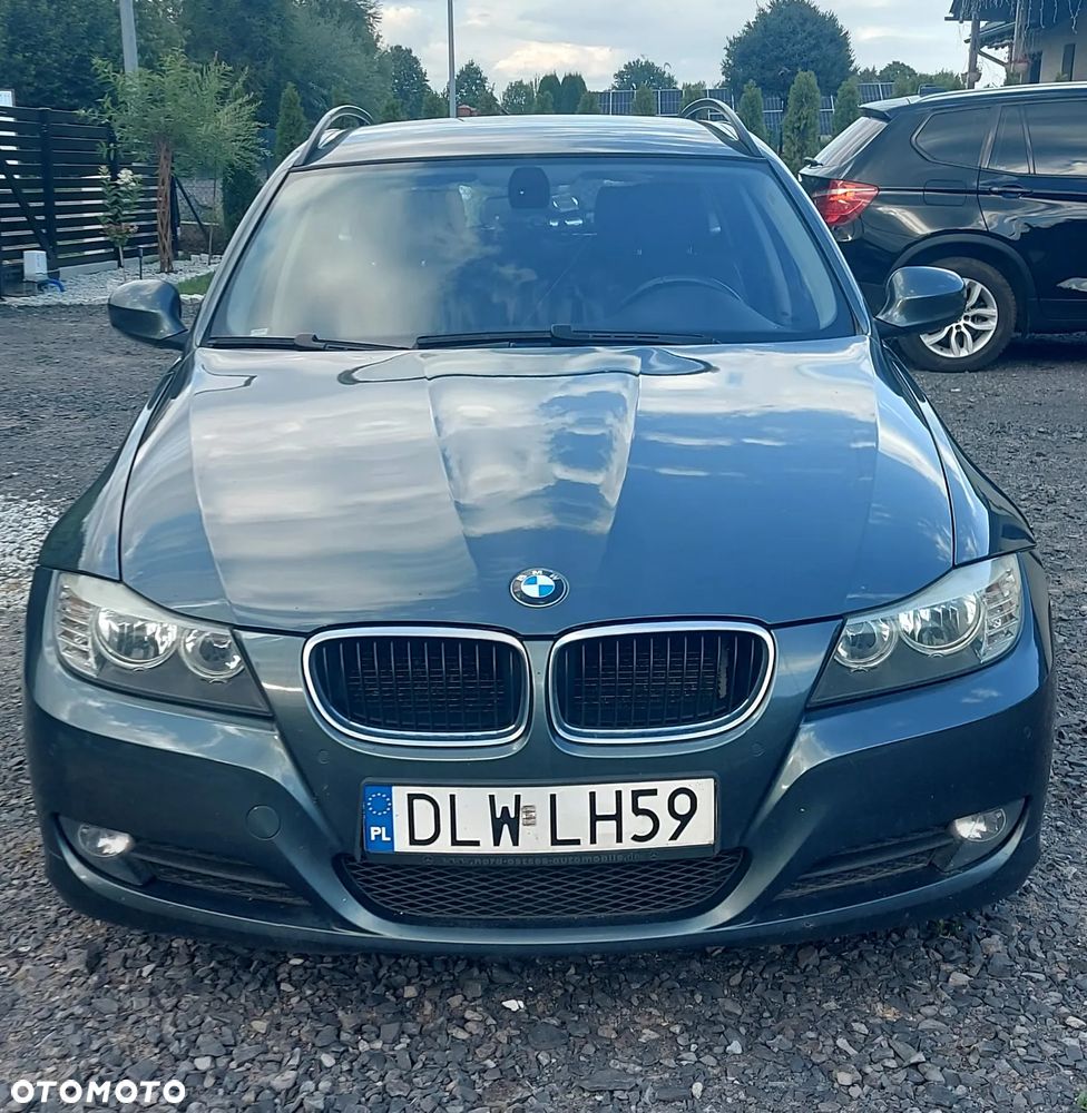 BMW Seria 3 318i - 1