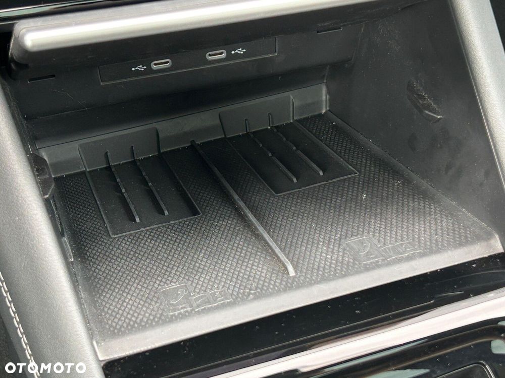 Volkswagen Tiguan - 26