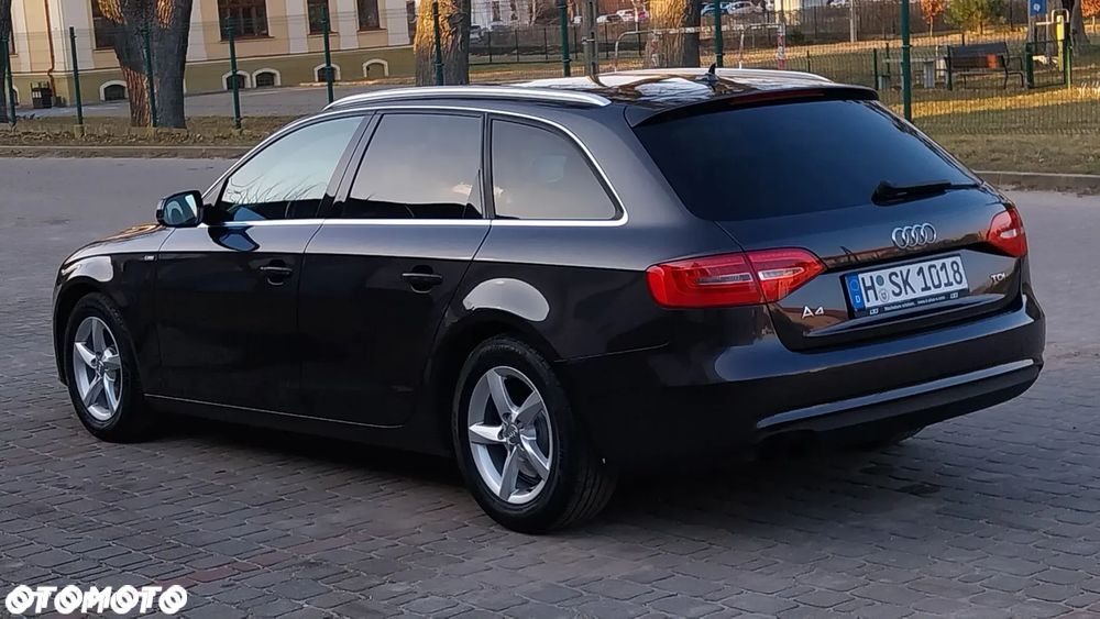 Audi A4 Avant 2.0 TDI DPF S line Sportpaket - 4