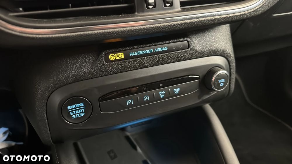 Ford Focus 1.0 EcoBoost Titanium X - 28