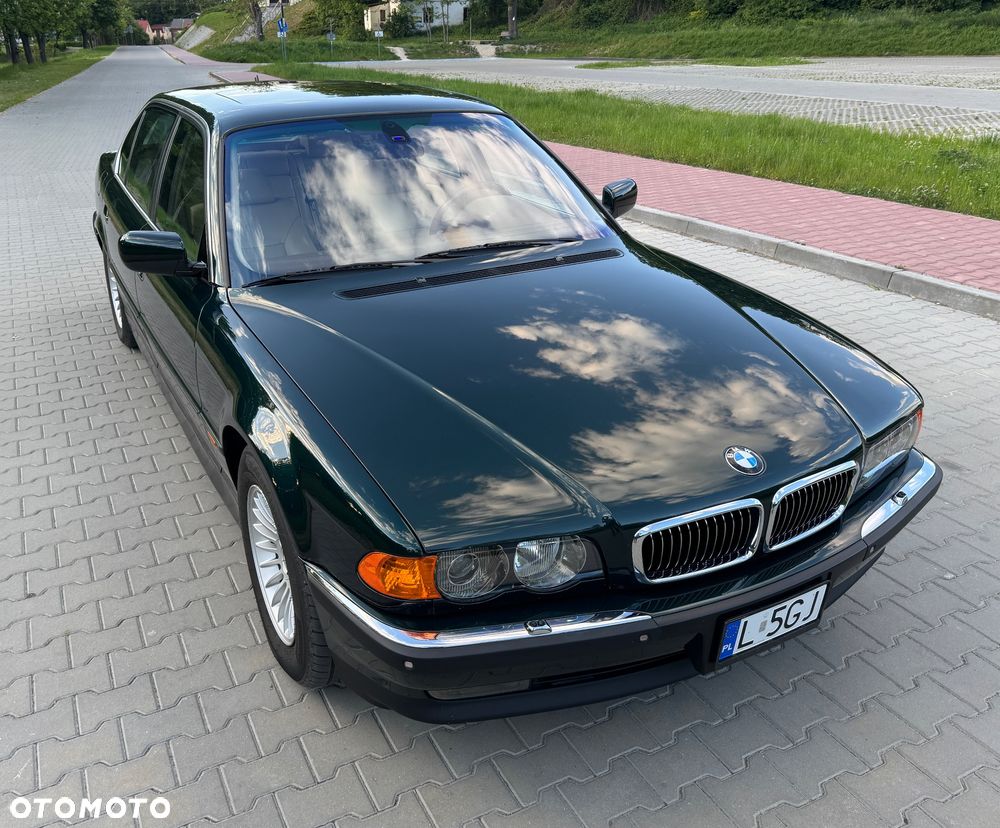 BMW Seria 7 750i - 17