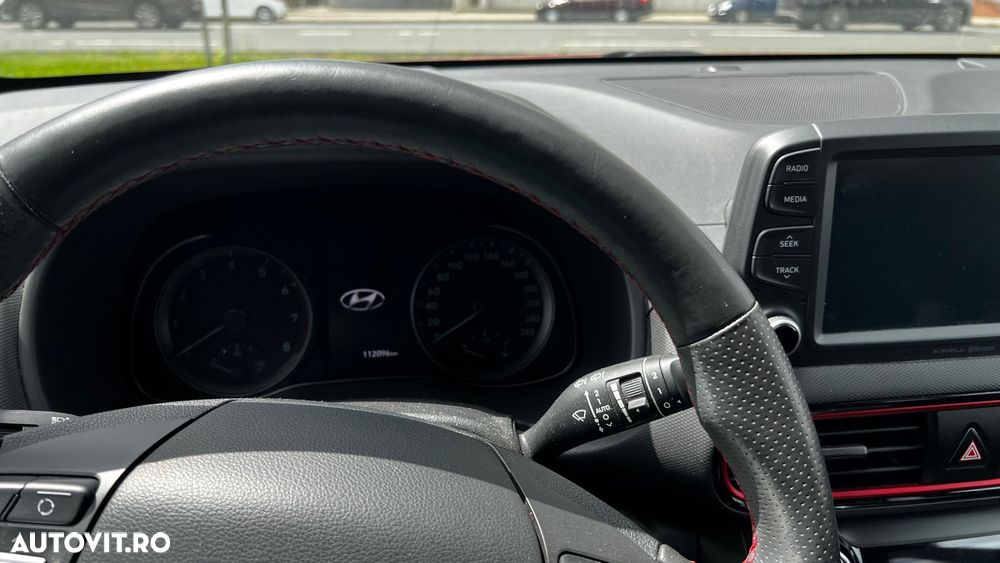 Hyundai KONA 1.6 T-GDI 4WD Aut. Luxury + - 7