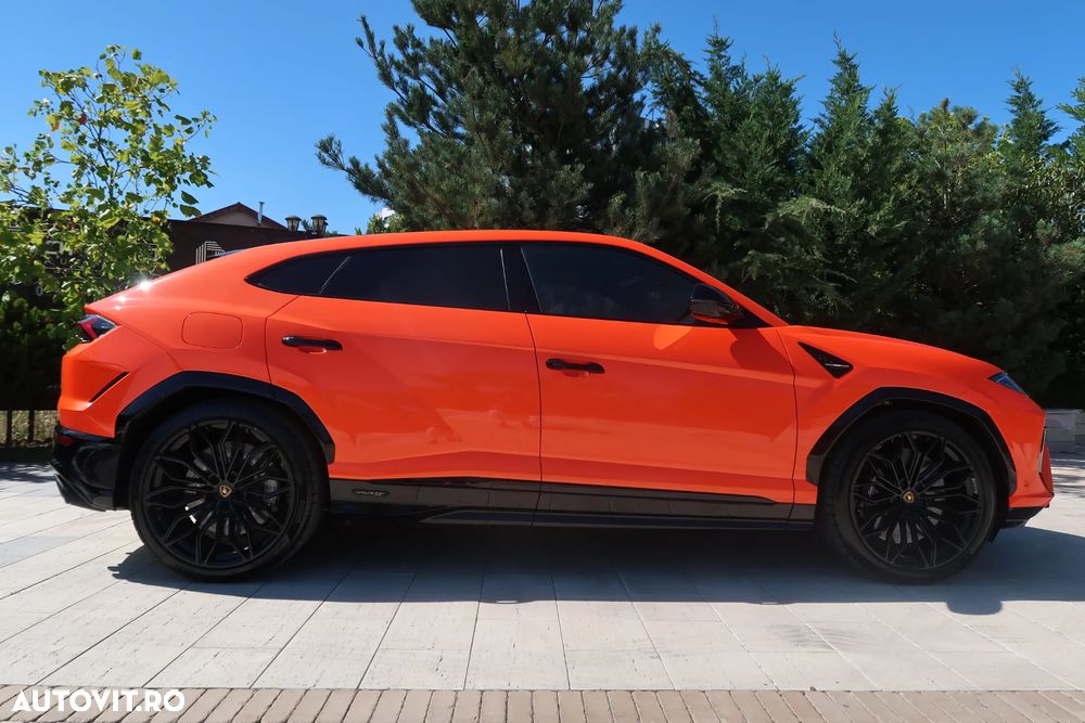 Lamborghini URUS - 8