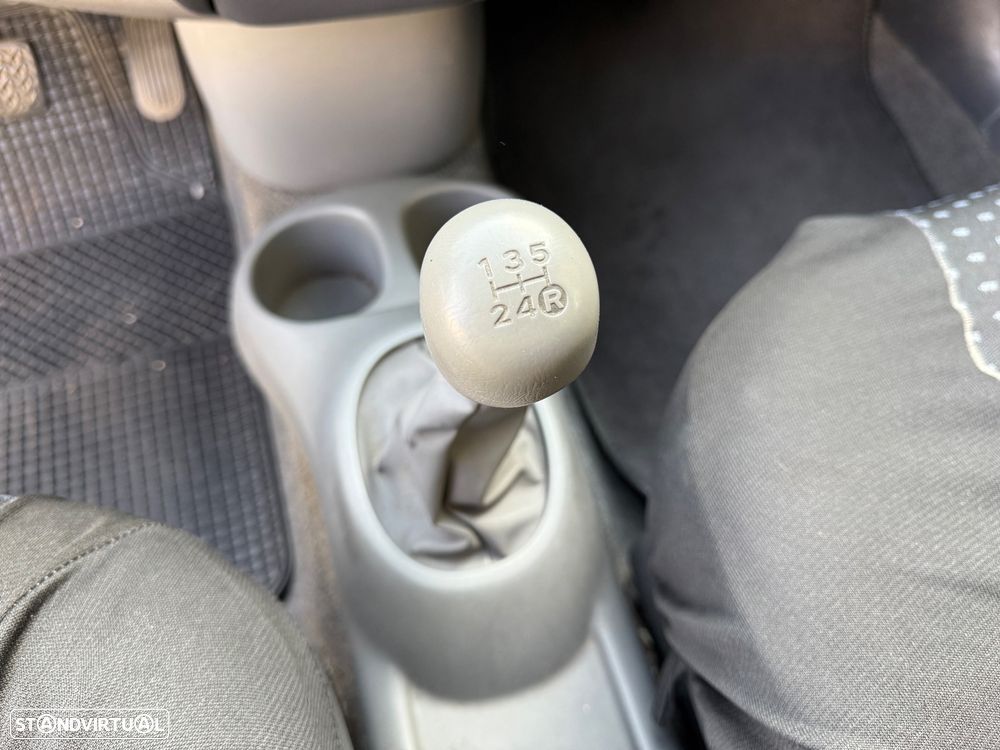 Toyota Yaris 1.0 Sol - 22