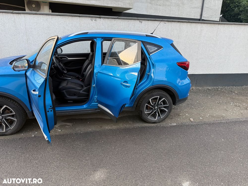 MG ZS - 23