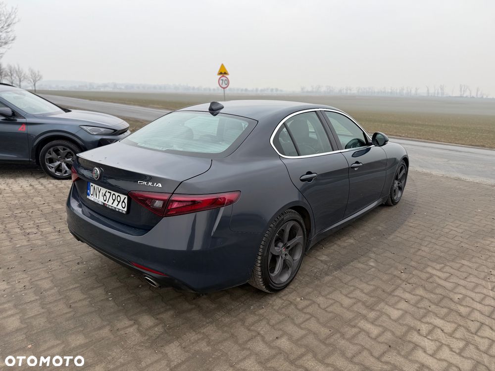 Alfa Romeo Giulia 2.2 Super - 8