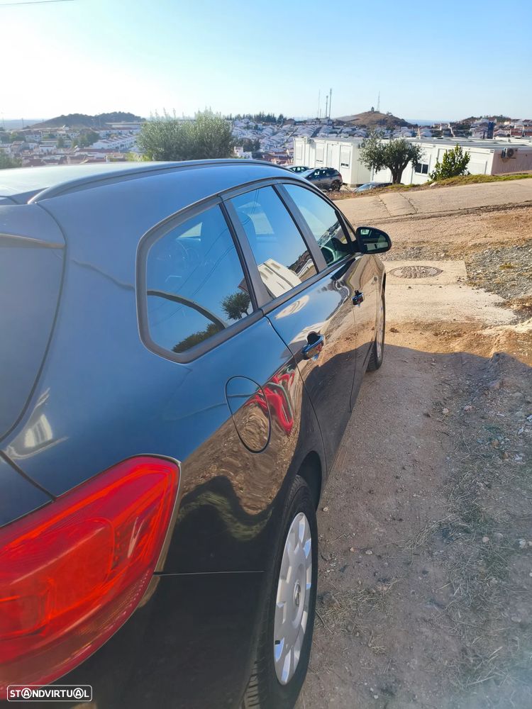 Opel Astra Sports Tourer - 8