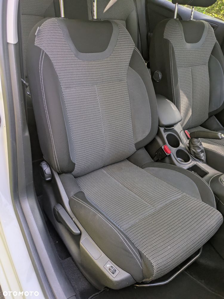 Citroën C4 HDi 115 Exclusive - 21