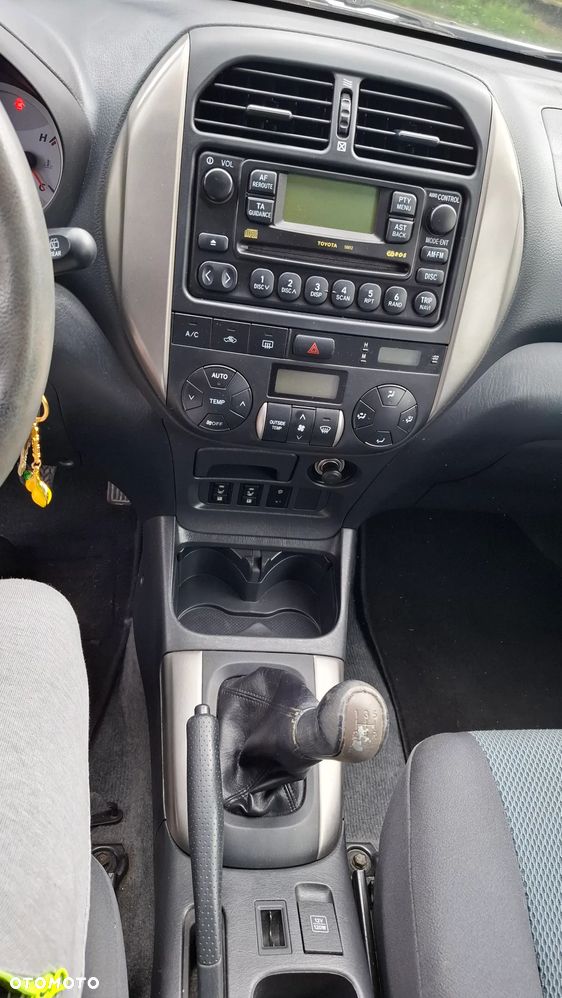 Toyota RAV4 - 11