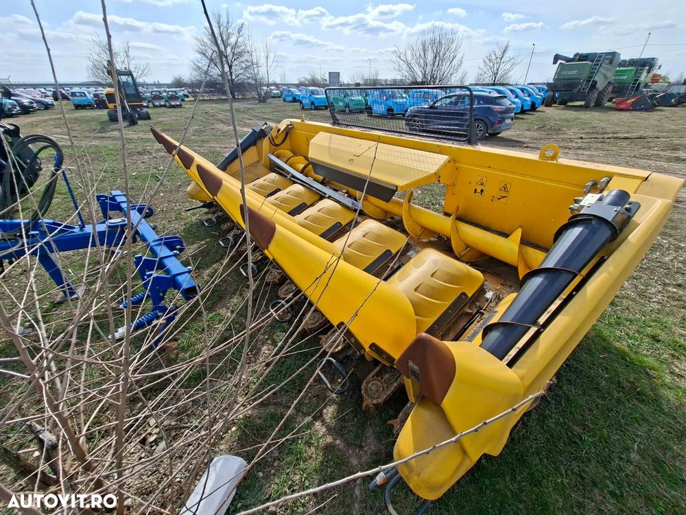 New Holland 980CR 6R 70- HEADER PORUMB - 6